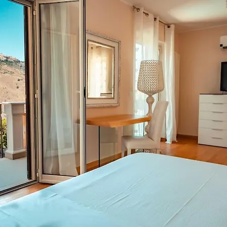 Private Modern In Villa