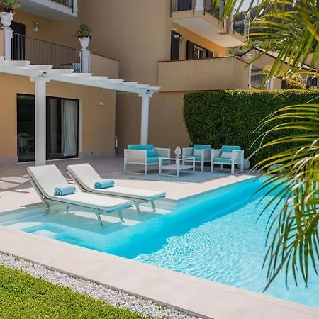Villa Private Modern In *