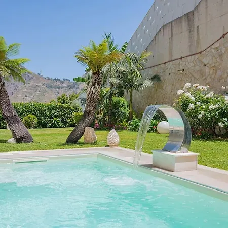 Private Modern In Villa Taormina