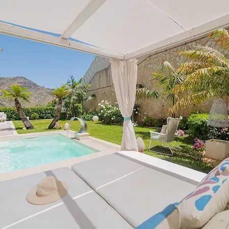 Private Modern In Villa