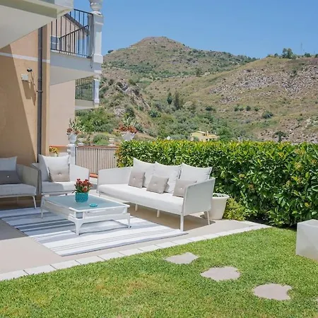 Private Modern In Villa Taormina