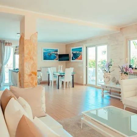 Private Modern In Taormina
