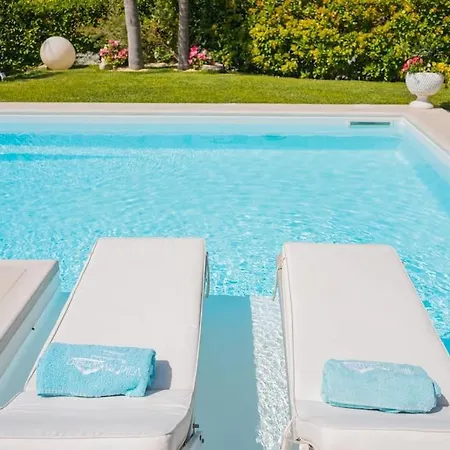Private Modern In *