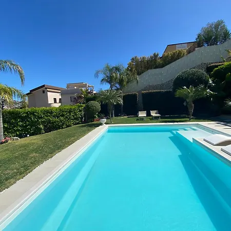 Private Modern In *
