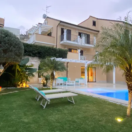 Private Modern In Villa