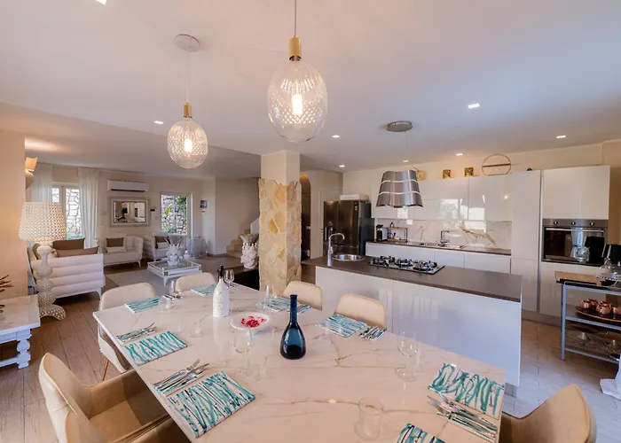 Private Modern In Villa *