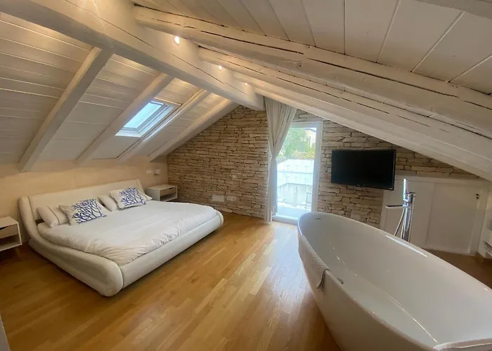 Private Modern In
