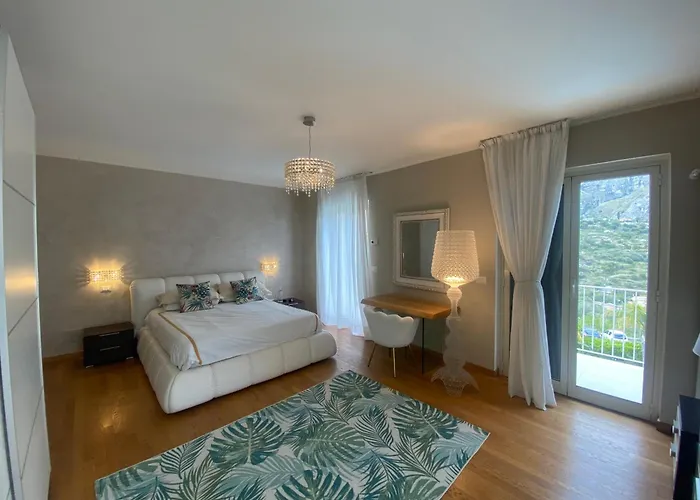 Private Modern In Villa