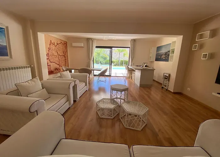 Private Modern In *